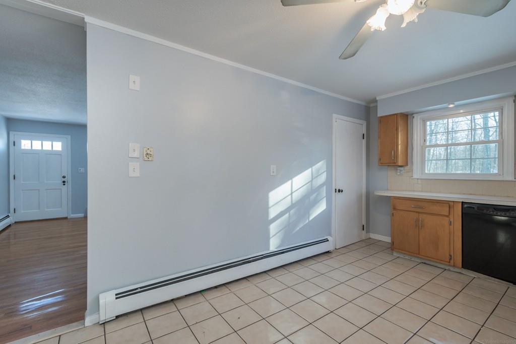 16 Nonquit Street Worcester, MA 01604 - Photo 6 of 20 Gallery Image 6