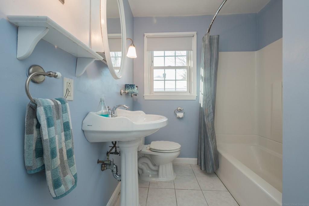 16 Nonquit Street Worcester, MA 01604 - Photo 8 of 20 Gallery Image 8