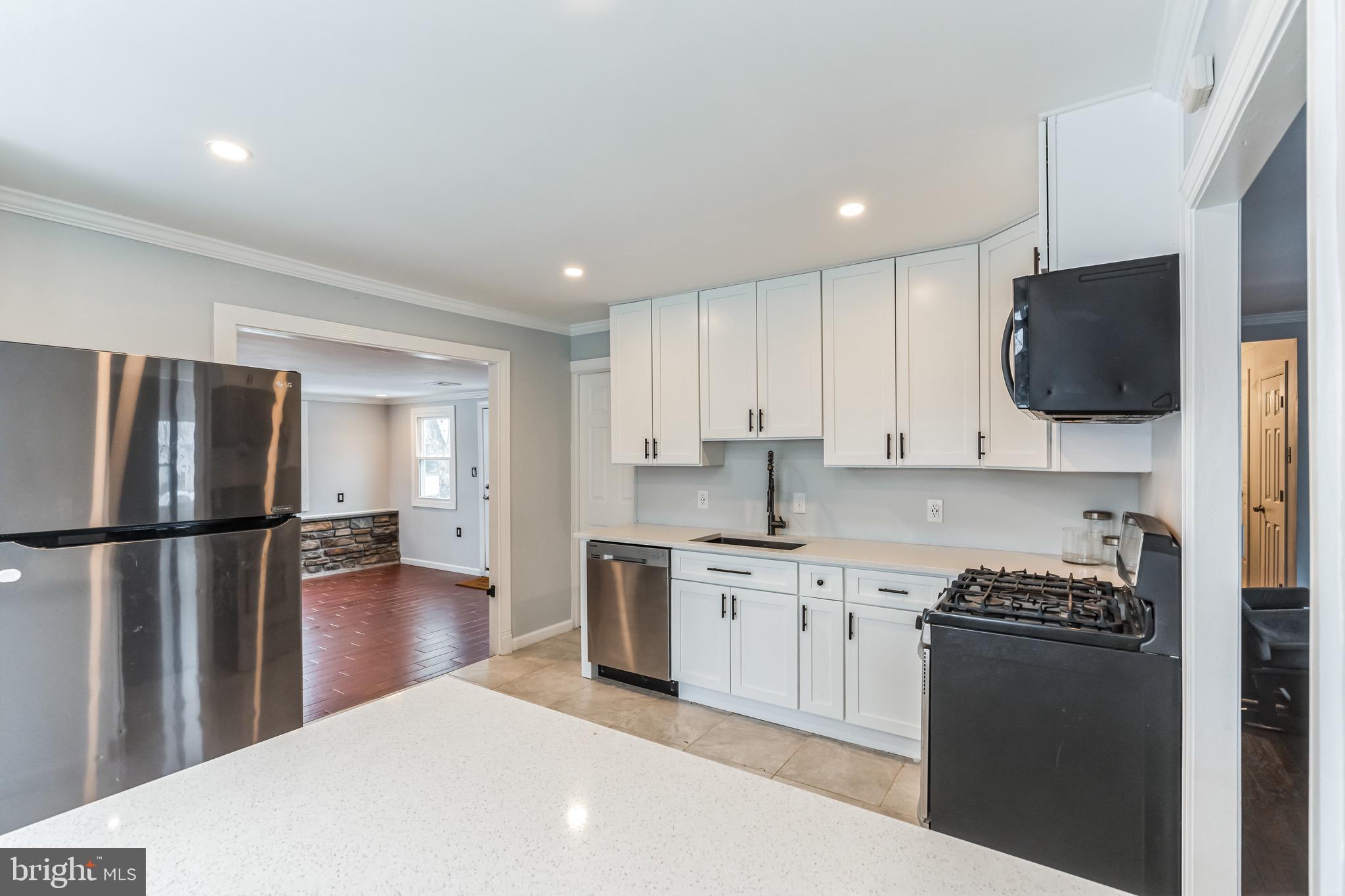 809 Trenton Road Fairless Hills, PA 19030 - Photo 9 of 30 Gallery Image 9