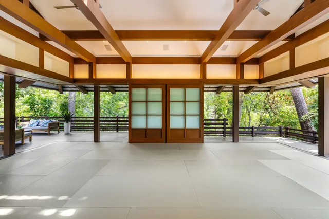 $3,300,000 | 2 Soldier Creek Circle, Hunters Creek Village, TX 77024