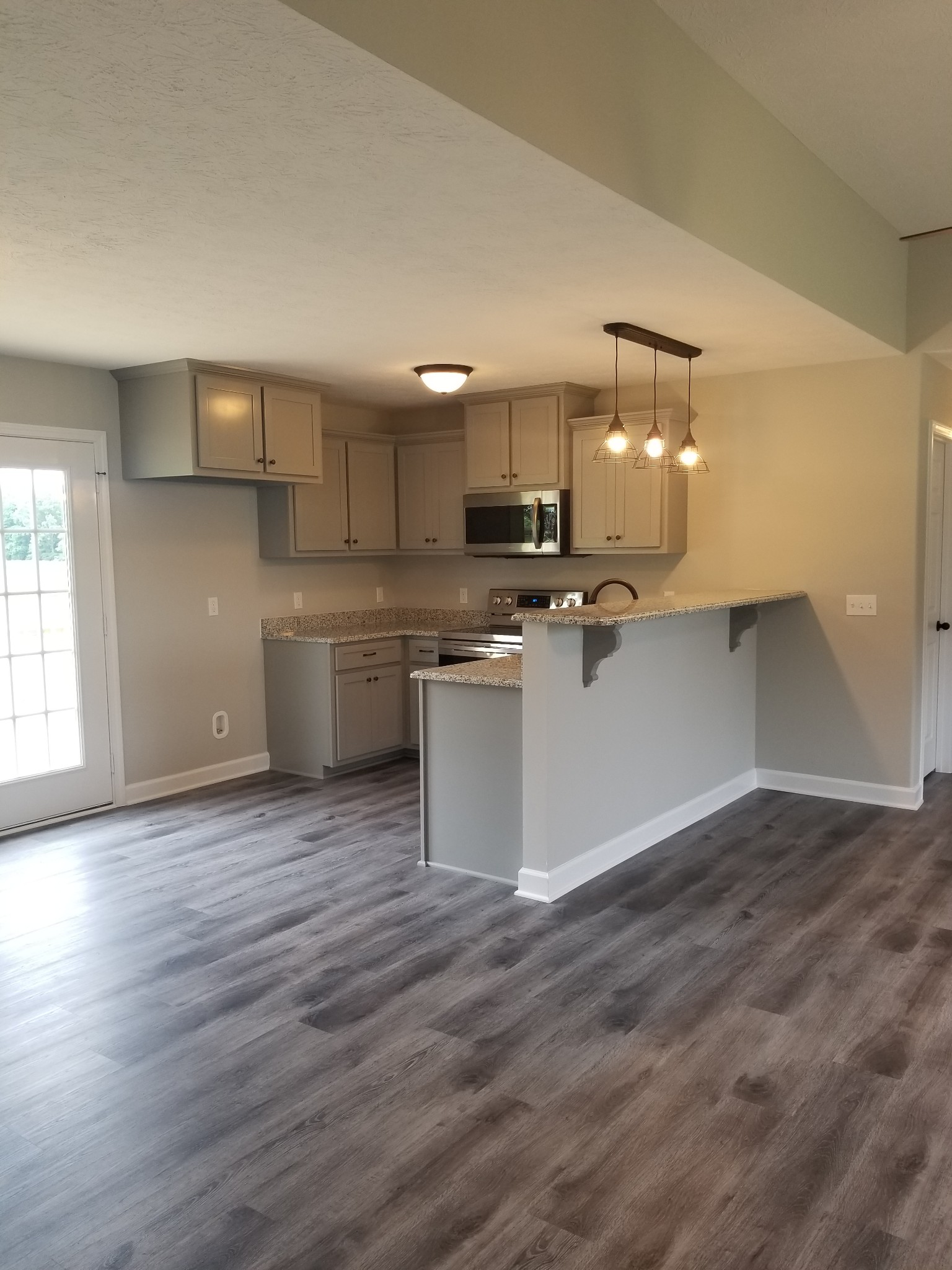 4556 Long Creek Road Lafayette, TN 37083 - Photo 4 of 25 Gallery Image 4