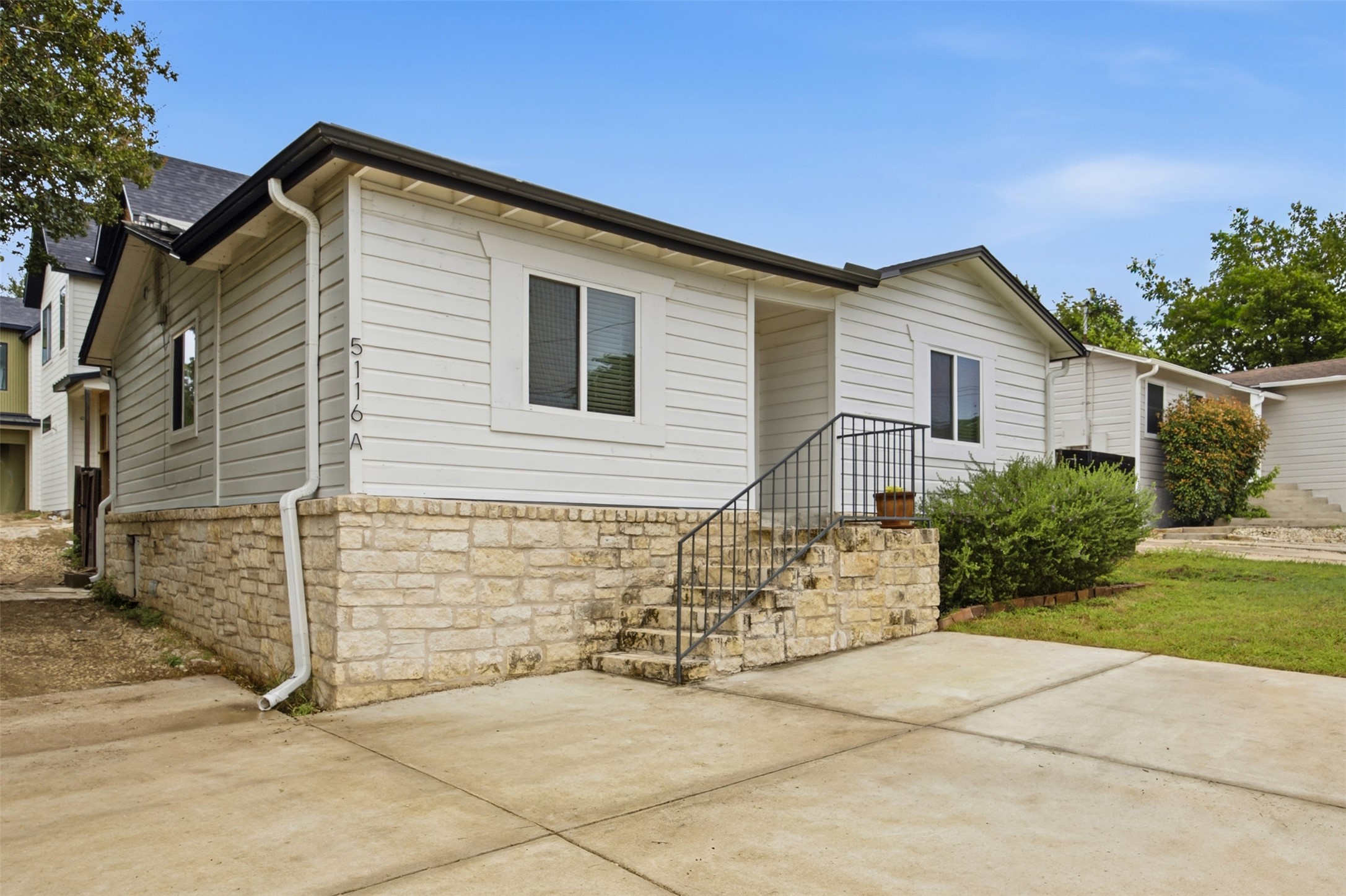 5116 Heflin Lane, Unit 1 Austin, TX 78721 - Photo 4 of 35