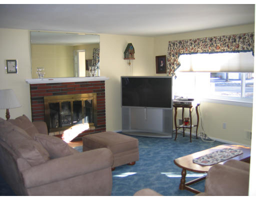 43 McAdams Road Framingham, MA 01701 - Photo 2 of 11 Gallery Image 2