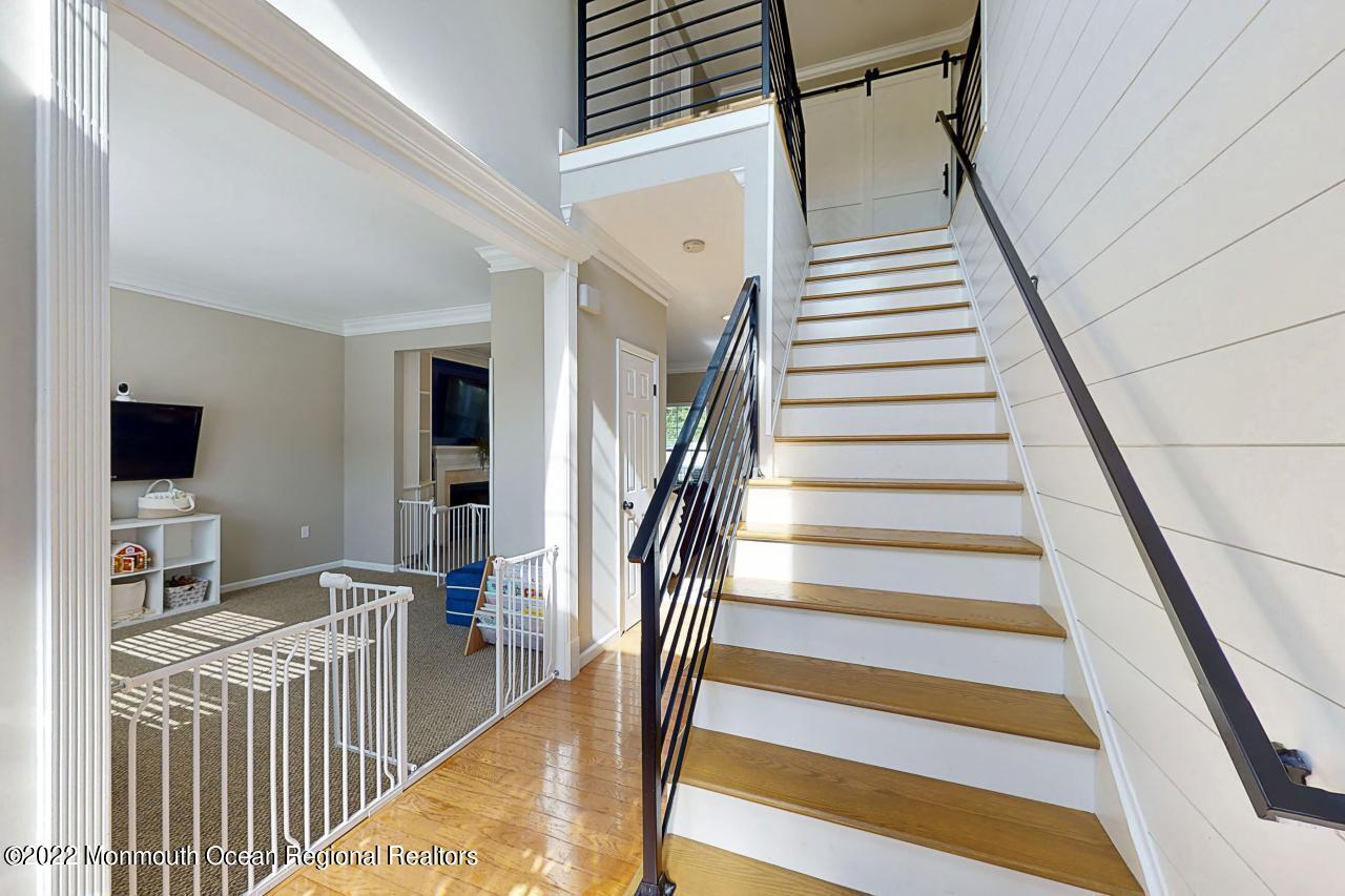 39 Violet Circle Howell, NJ 07731 - Photo 5 of 39 Grand 2 Story Foyer
