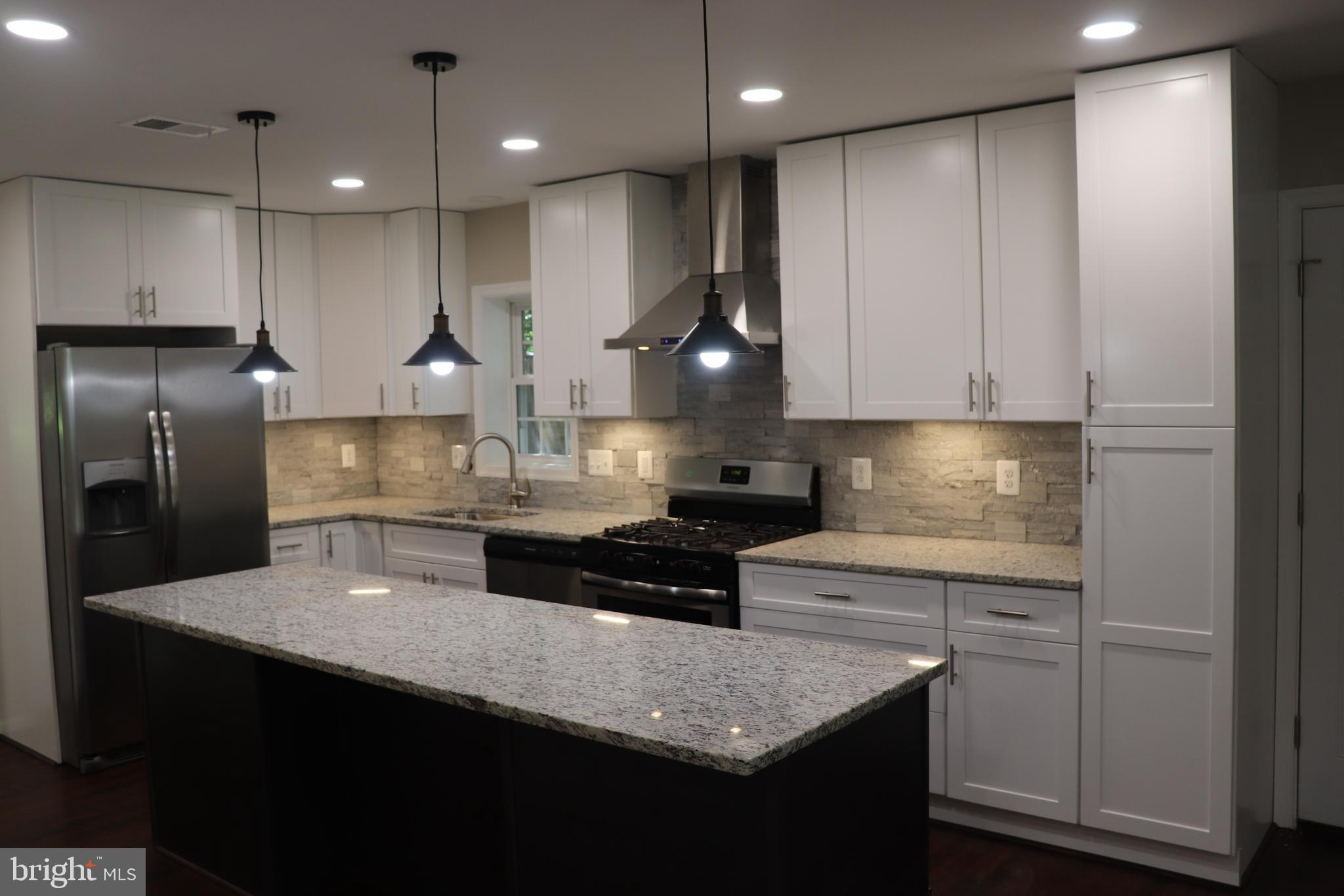 5504 Hinton Street Springfield, VA 22151 - Photo 5 of 30