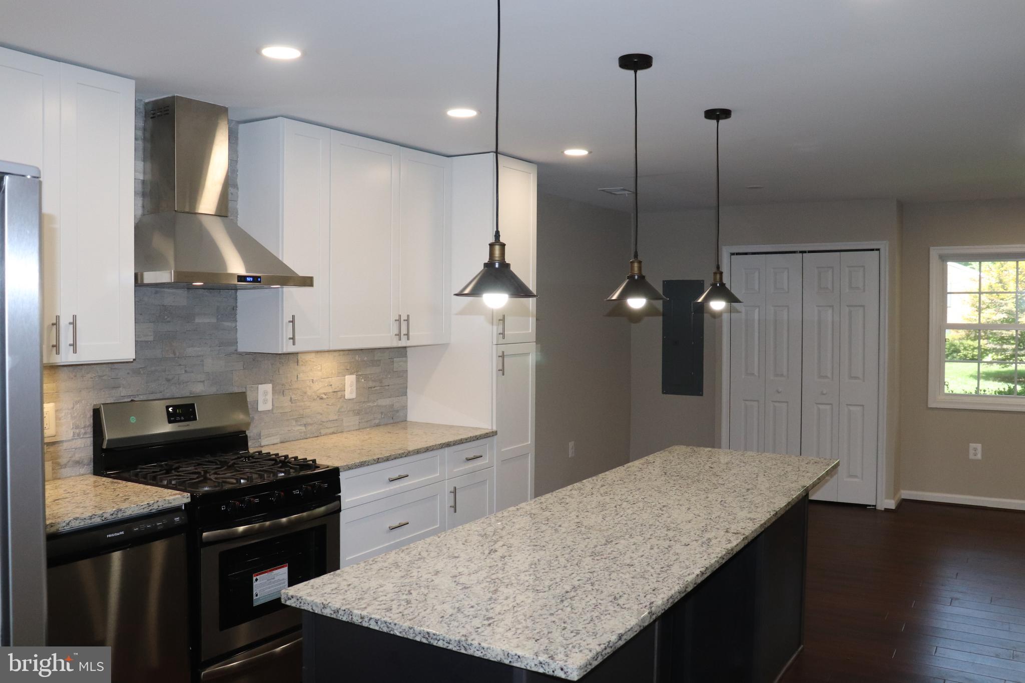5504 Hinton Street Springfield, VA 22151 - Photo 6 of 30