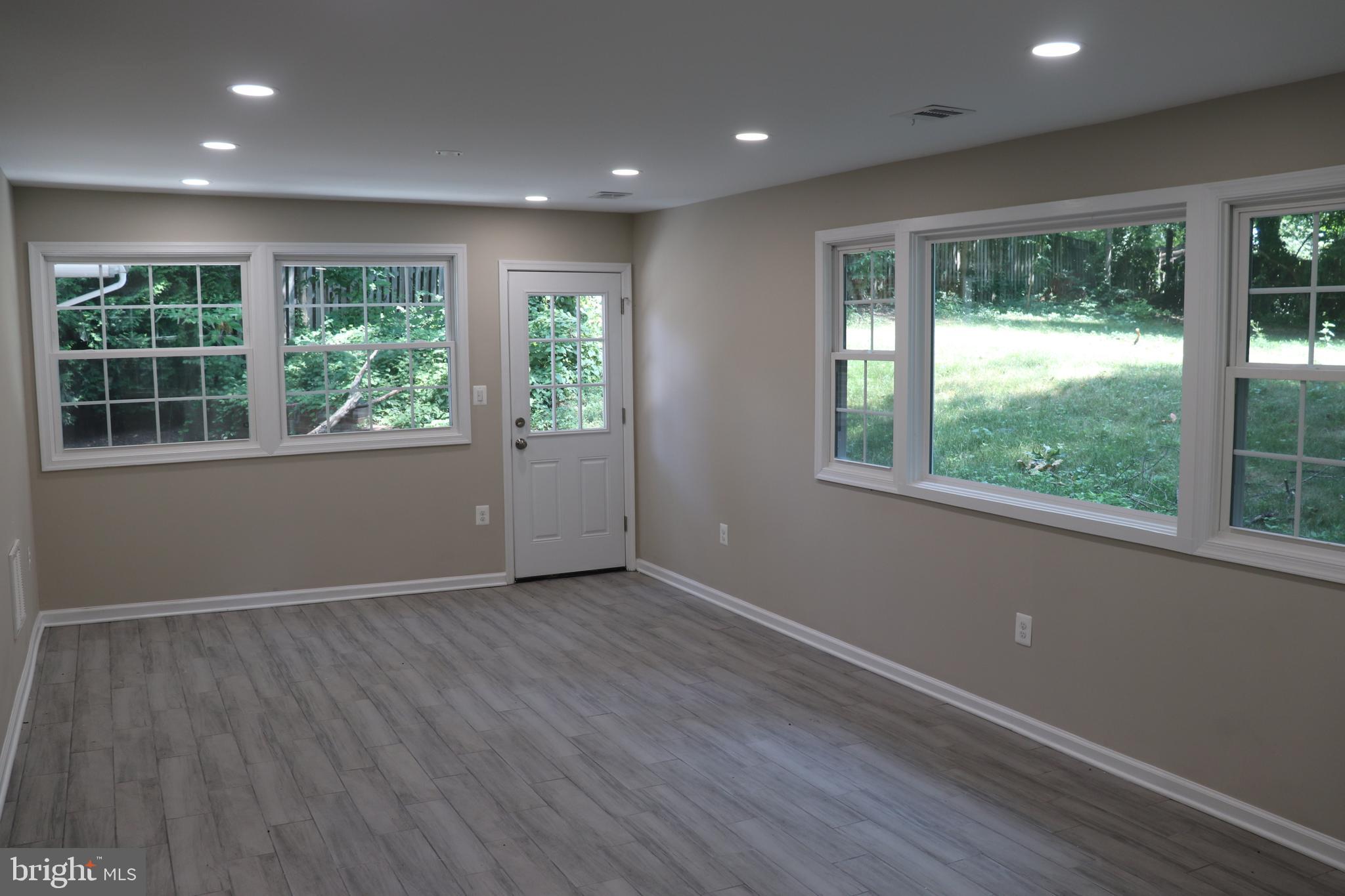 5504 Hinton Street Springfield, VA 22151 - Photo 9 of 30