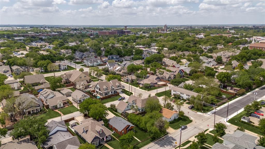 612 East Wall Street Grapevine, TX 76051 - Photo 30 of 33