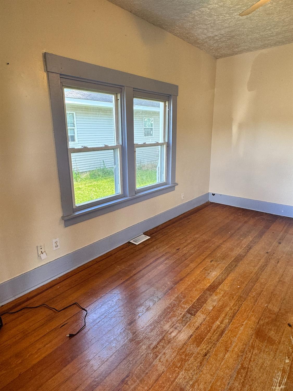 813 South Main Street Milan, IN 47031 - Photo 5 of 33