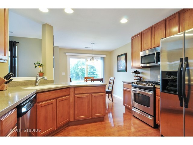 15110 Laurel Lane Lockport, IL 60441 - Photo 2 of 10