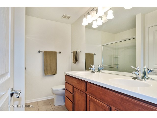 15110 Laurel Lane Lockport, IL 60441 - Photo 7 of 10