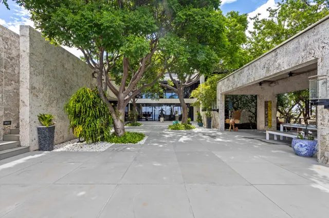 $38,500,000 | 880 South Ocean Boulevard, Manalapan, FL 33462