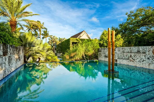 $38,500,000 | 880 South Ocean Boulevard, Manalapan, FL 33462