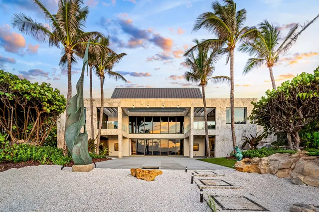$38,500,000 | 880 South Ocean Boulevard, Manalapan, FL 33462