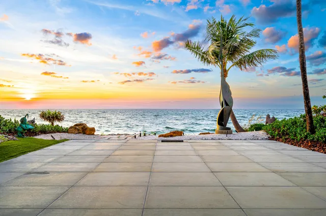 $38,500,000 | 880 South Ocean Boulevard, Manalapan, FL 33462