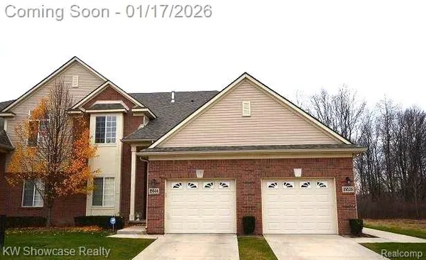 $1,800 | 29538 Woodpark Circle, Warren, MI 48092