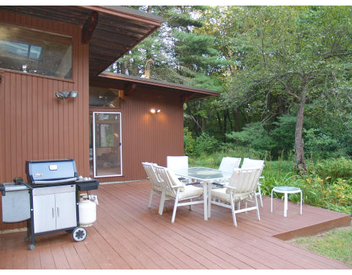9 Campbell Road Wayland, MA 01778 - Photo 3 of 15