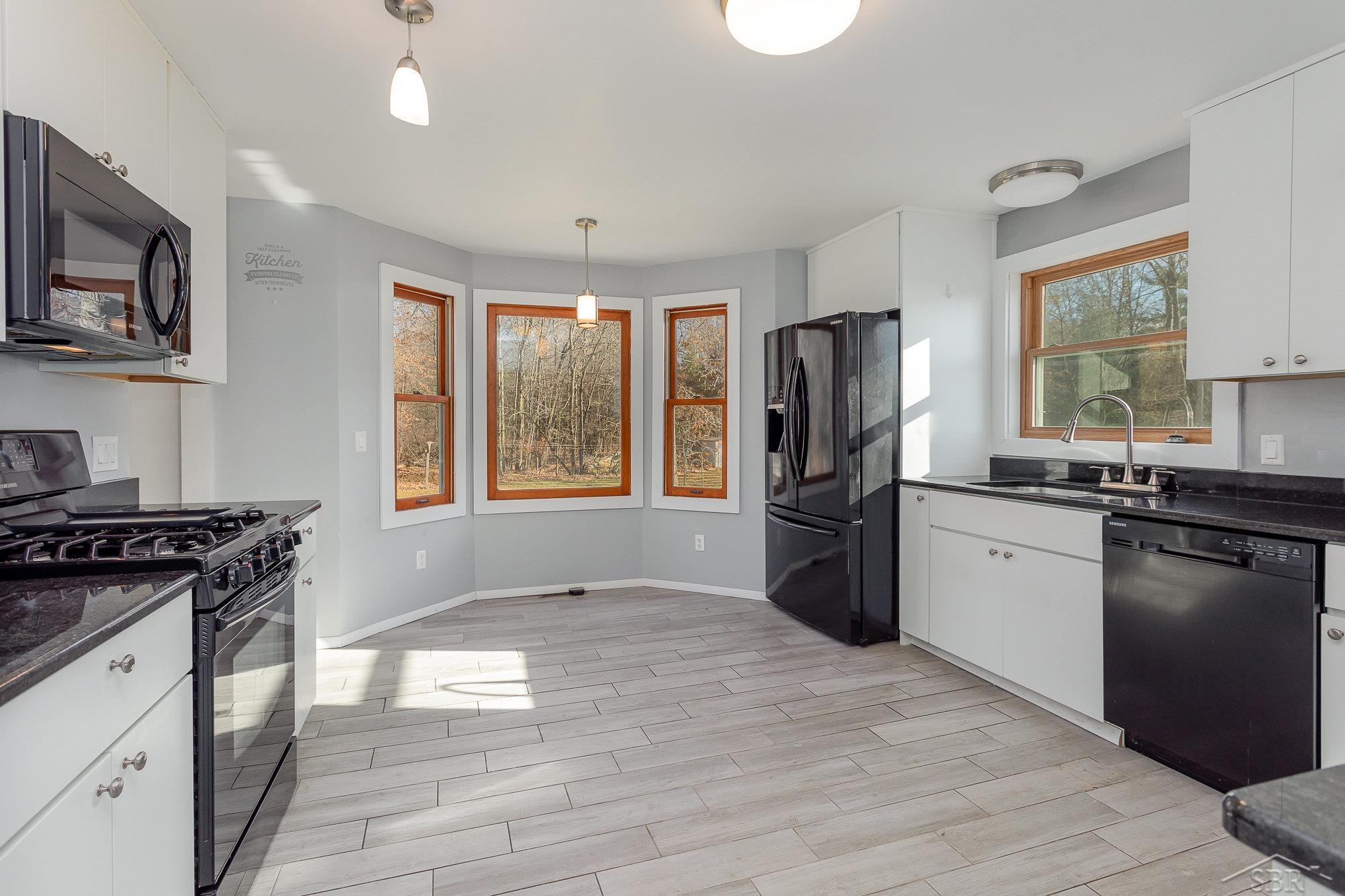 3831 South Gleaner Road Saginaw, MI 48609 - Photo 9 of 34 50128298-8.JPG