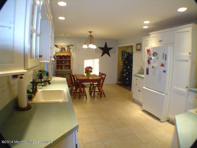 240 Crows Nest Road Manahawkin, NJ 08050 - Photo 2 of 26