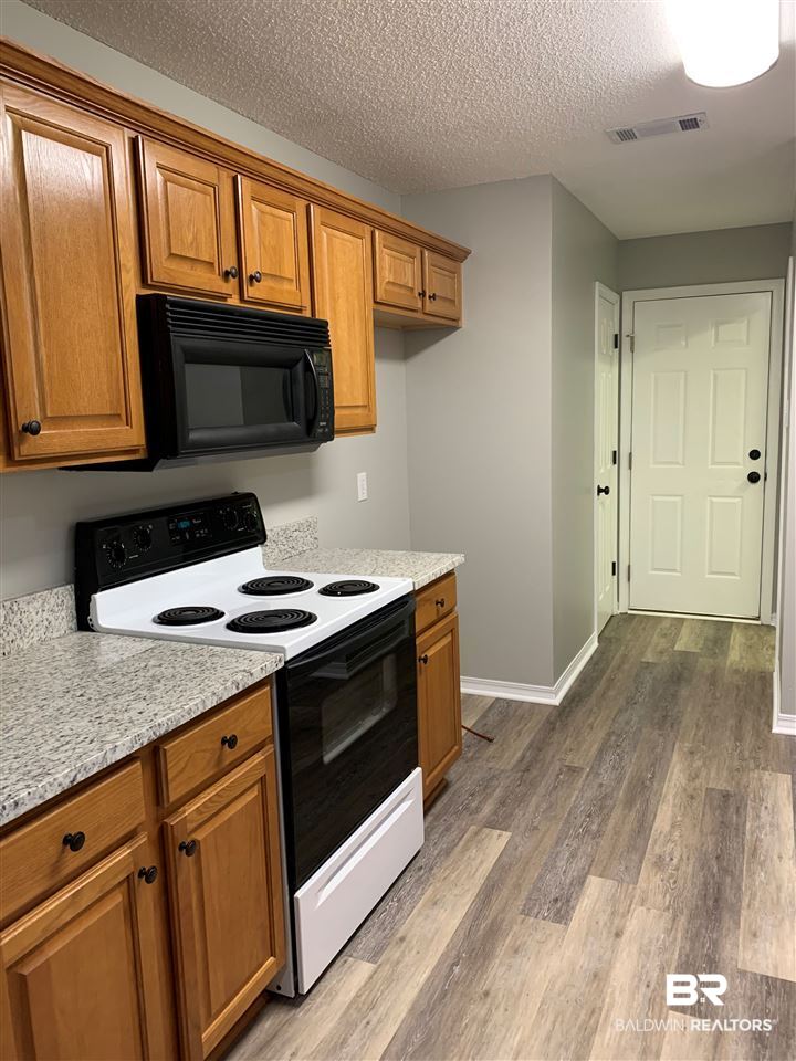 29245 Canterbury Road Daphne, AL 36526 - Photo 7 of 23