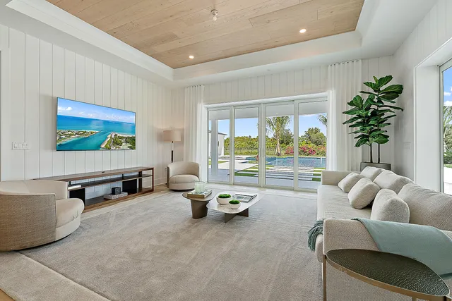 $9,400,000 | 19505 Southeast Turnbridge Drive, Jupiter, FL 33458