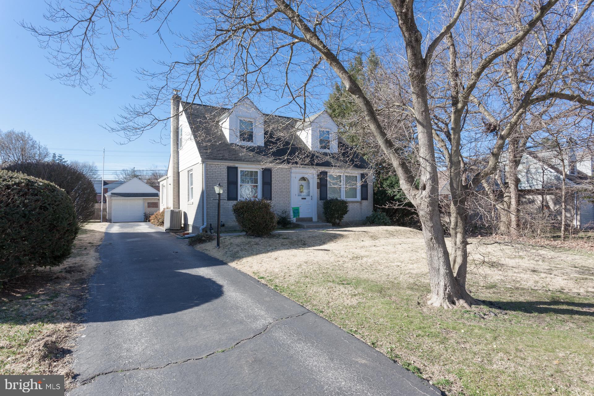 416 Blair Road Springfield, PA 19064 - Photo 2 of 29 Front with driveway