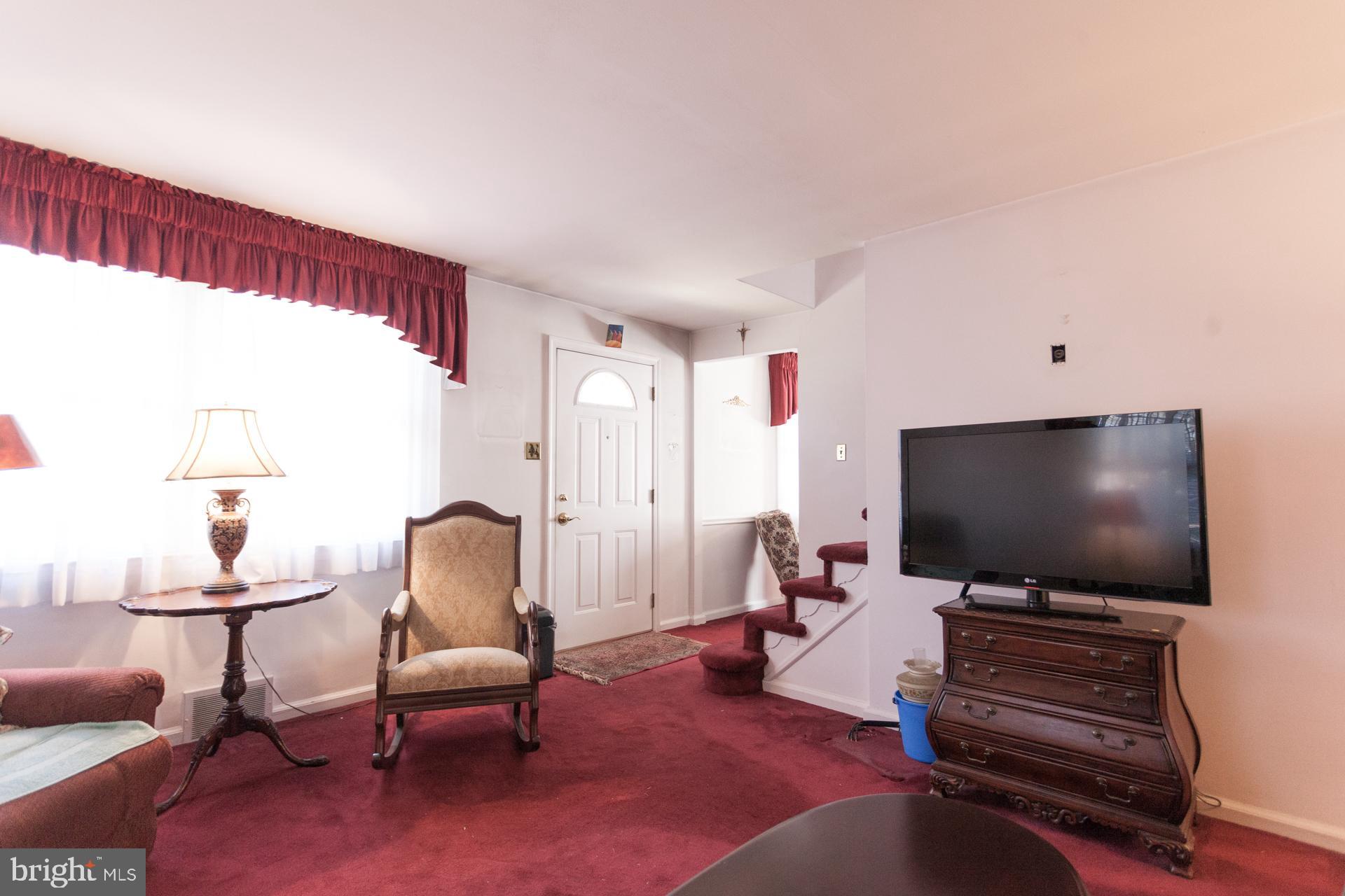 416 Blair Road Springfield, PA 19064 - Photo 3 of 29 Enter to Living Room