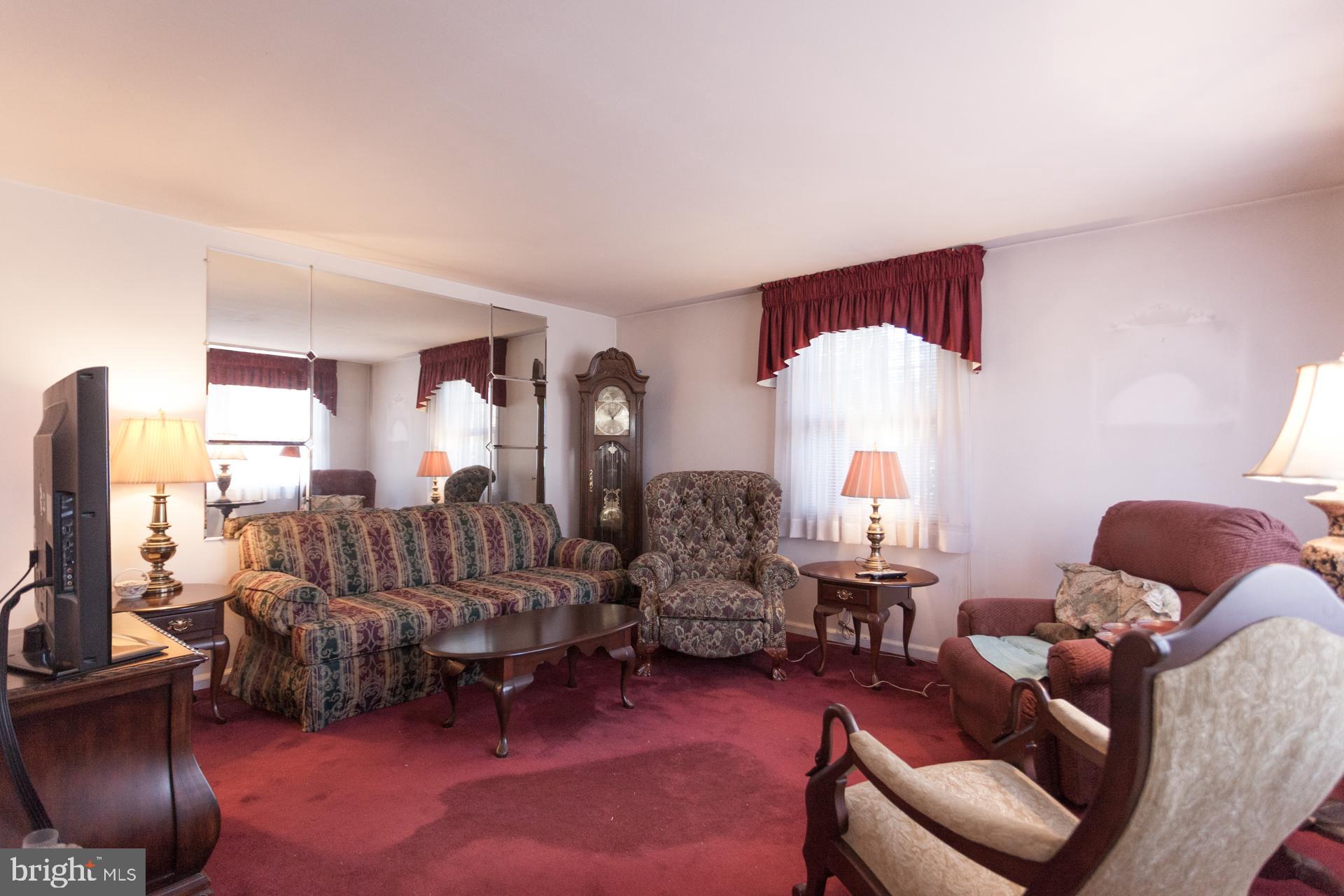 416 Blair Road Springfield, PA 19064 - Photo 5 of 29 Living Room
