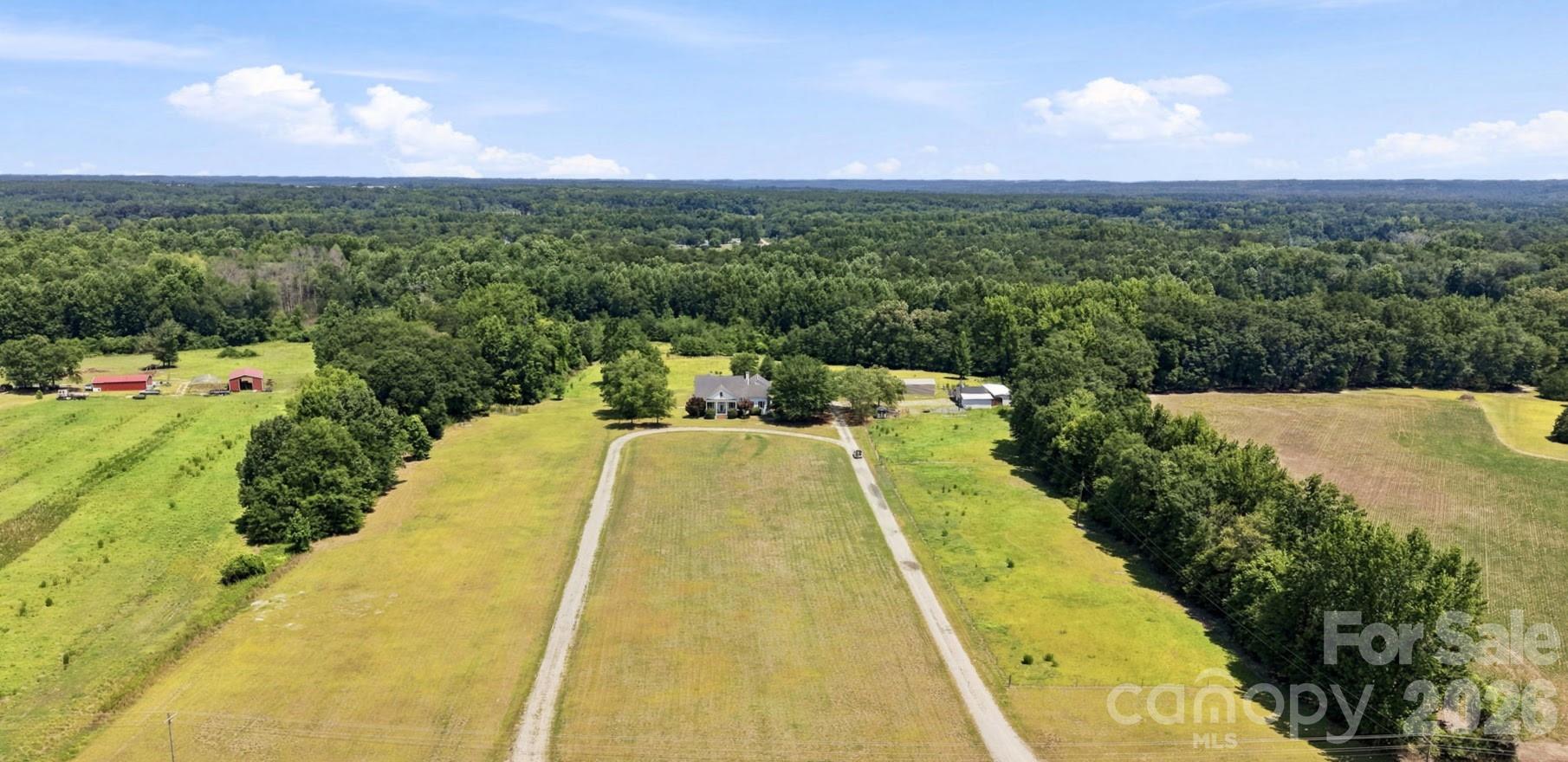 1004 Four Mile Loop Cheraw, SC 29520 - Photo 2 of 38