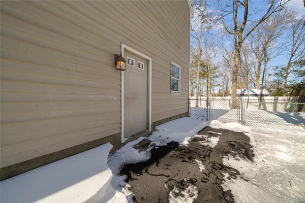 $939,800 | 165 5th Street, St. James, NY 11780