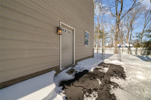 $939,800 | 165 5th Street, St. James, NY 11780