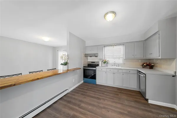 $939,800 | 165 5th Street, St. James, NY 11780
