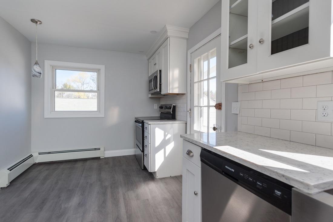 347 Main Street Springvale, ME 04083 - Photo 4 of 37 3696