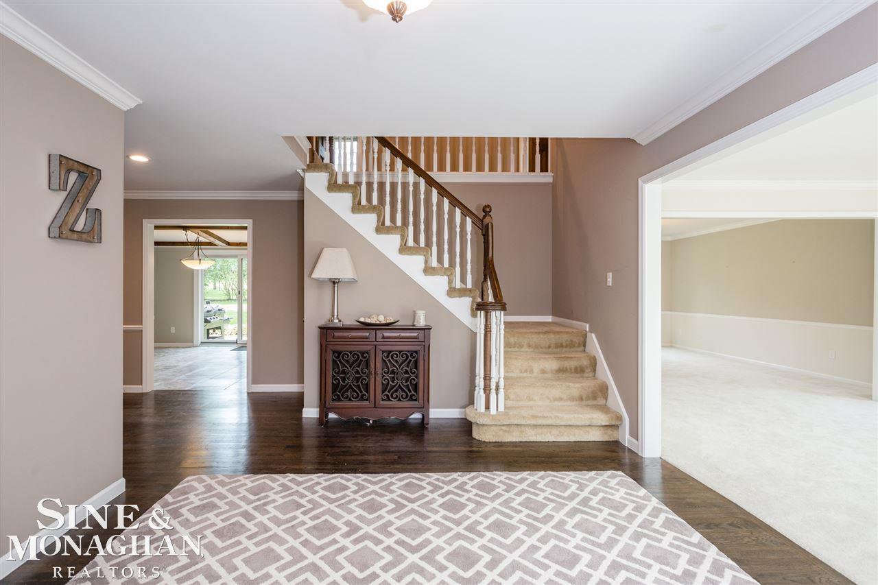 422 Lake Forest Road Rochester Hills, MI 48309 - Photo 5 of 59
