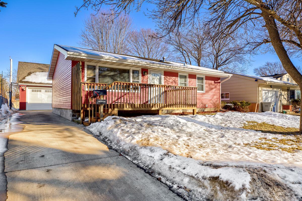 160 37th Avenue Northwest Rochester, MN 55901 - Photo 1 of 1