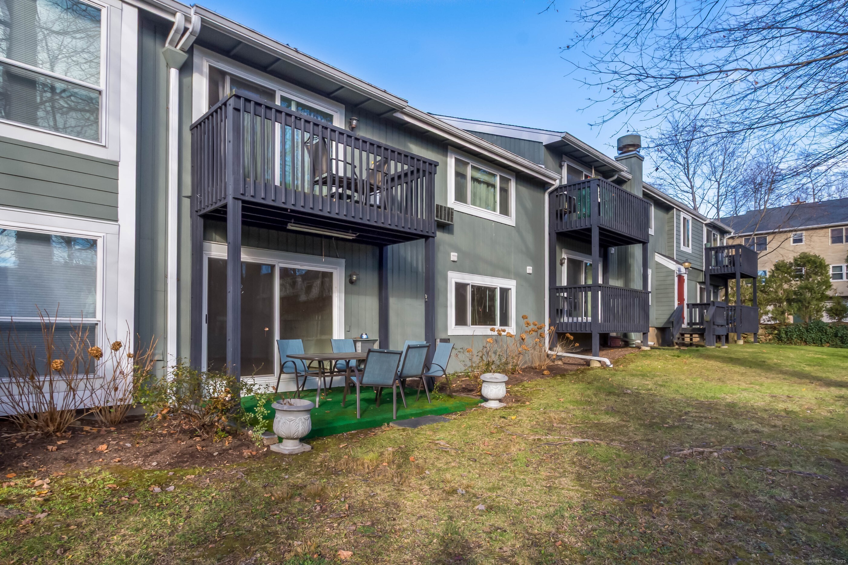 533 Glendale Avenue, Unit 533 Bridgeport, CT 06606 - Photo 15 of 15 a front view of a house with garden