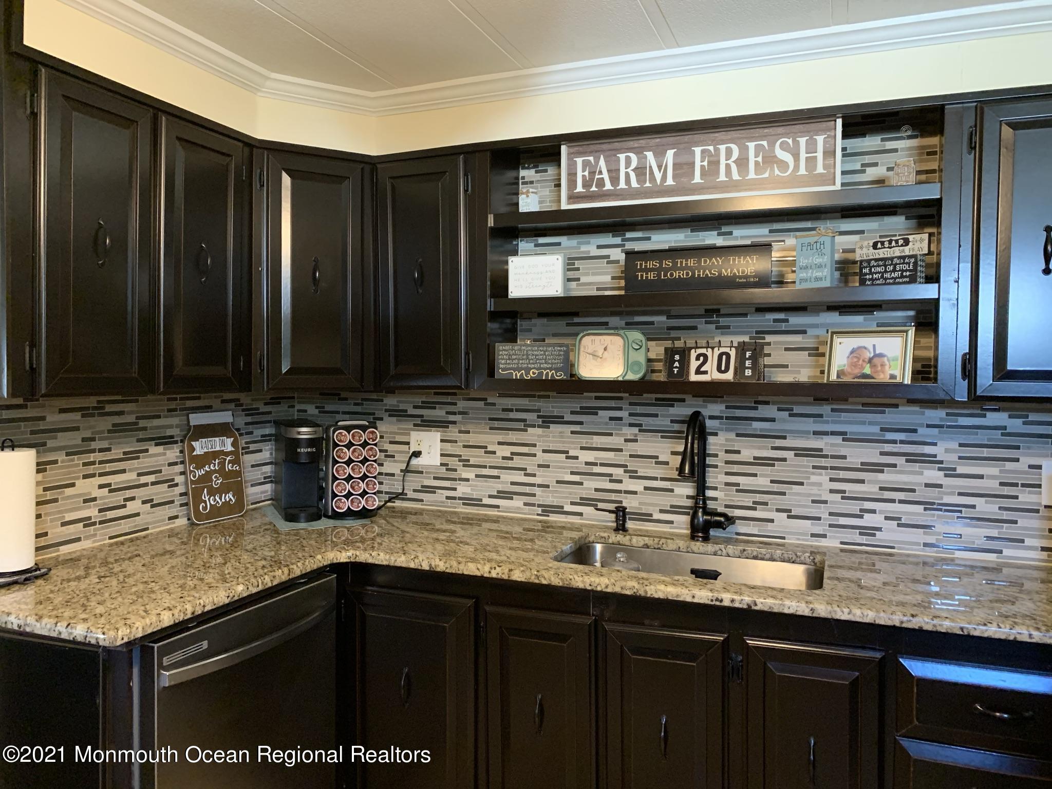 17 Southwind Circle Jackson, NJ 08527 - Photo 8 of 24 IMG_4421