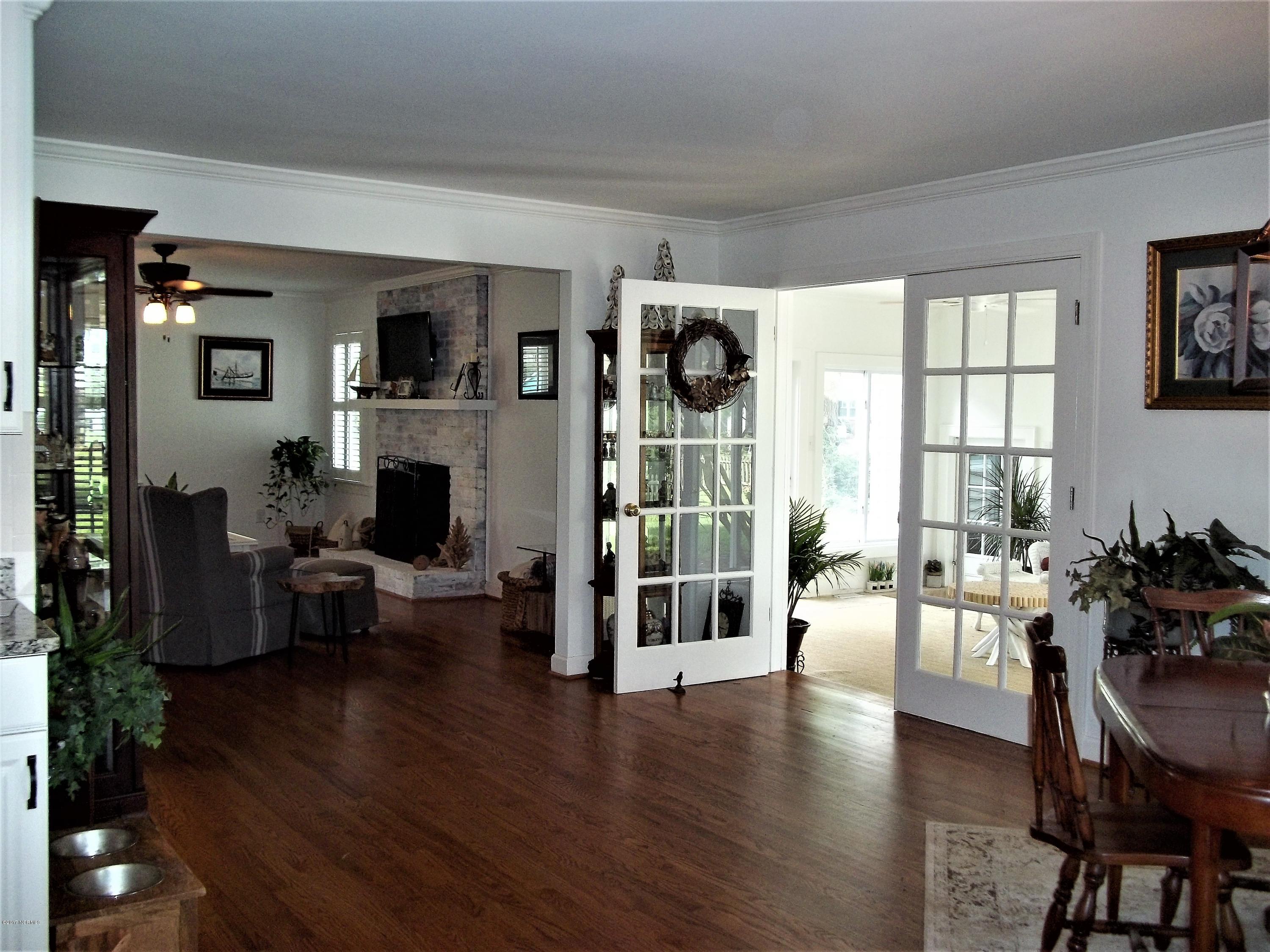 75 River Acres Road Washington, NC 27889 - Photo 15 of 39 Looking Towards Living Room and Sunroom