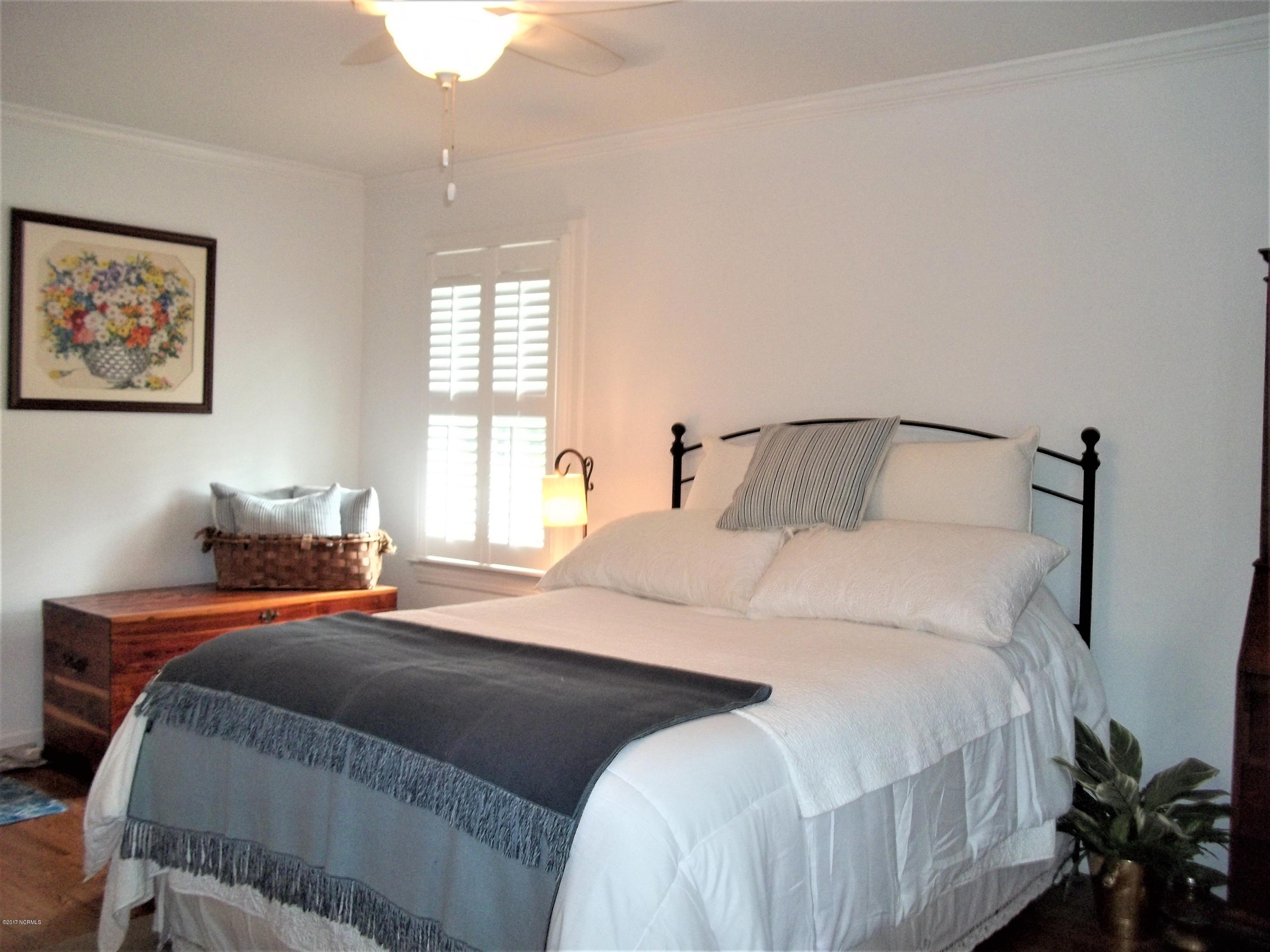 75 River Acres Road Washington, NC 27889 - Photo 21 of 39 Master Suite