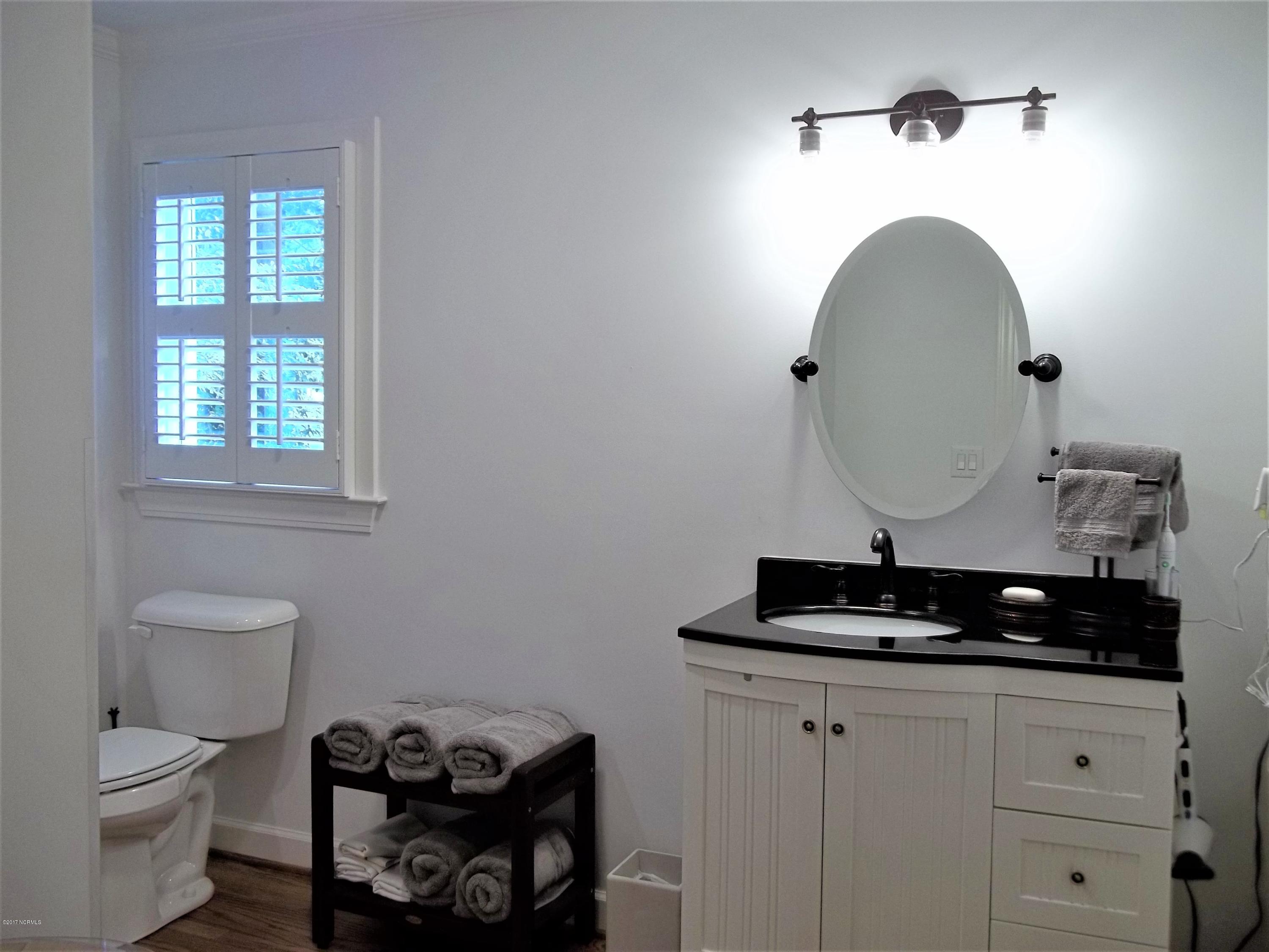 75 River Acres Road Washington, NC 27889 - Photo 25 of 39 Master Bath