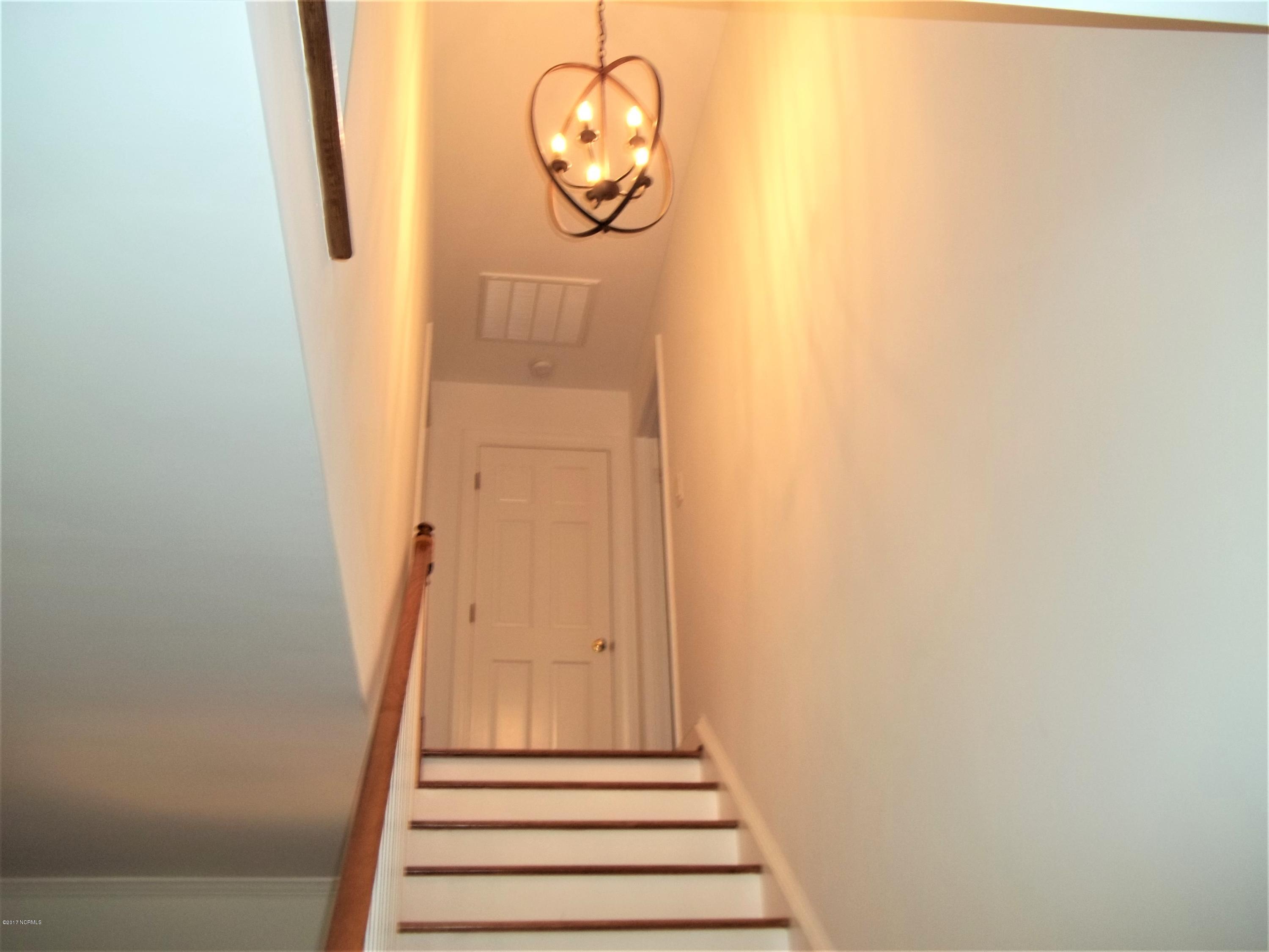 75 River Acres Road Washington, NC 27889 - Photo 27 of 39 Stairs