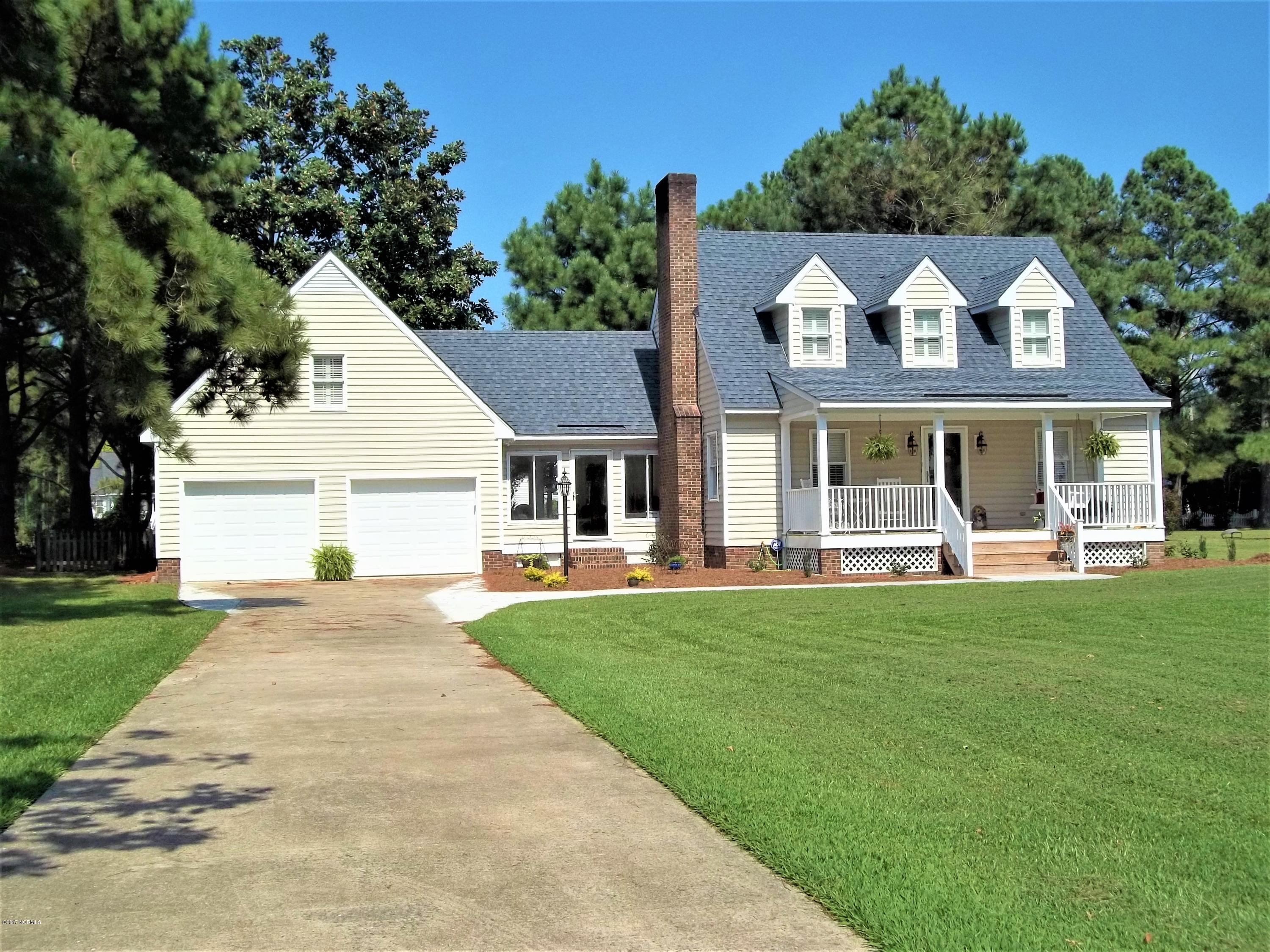 75 River Acres Road Washington, NC 27889 - Photo 3 of 39 2 Car Attached Garage