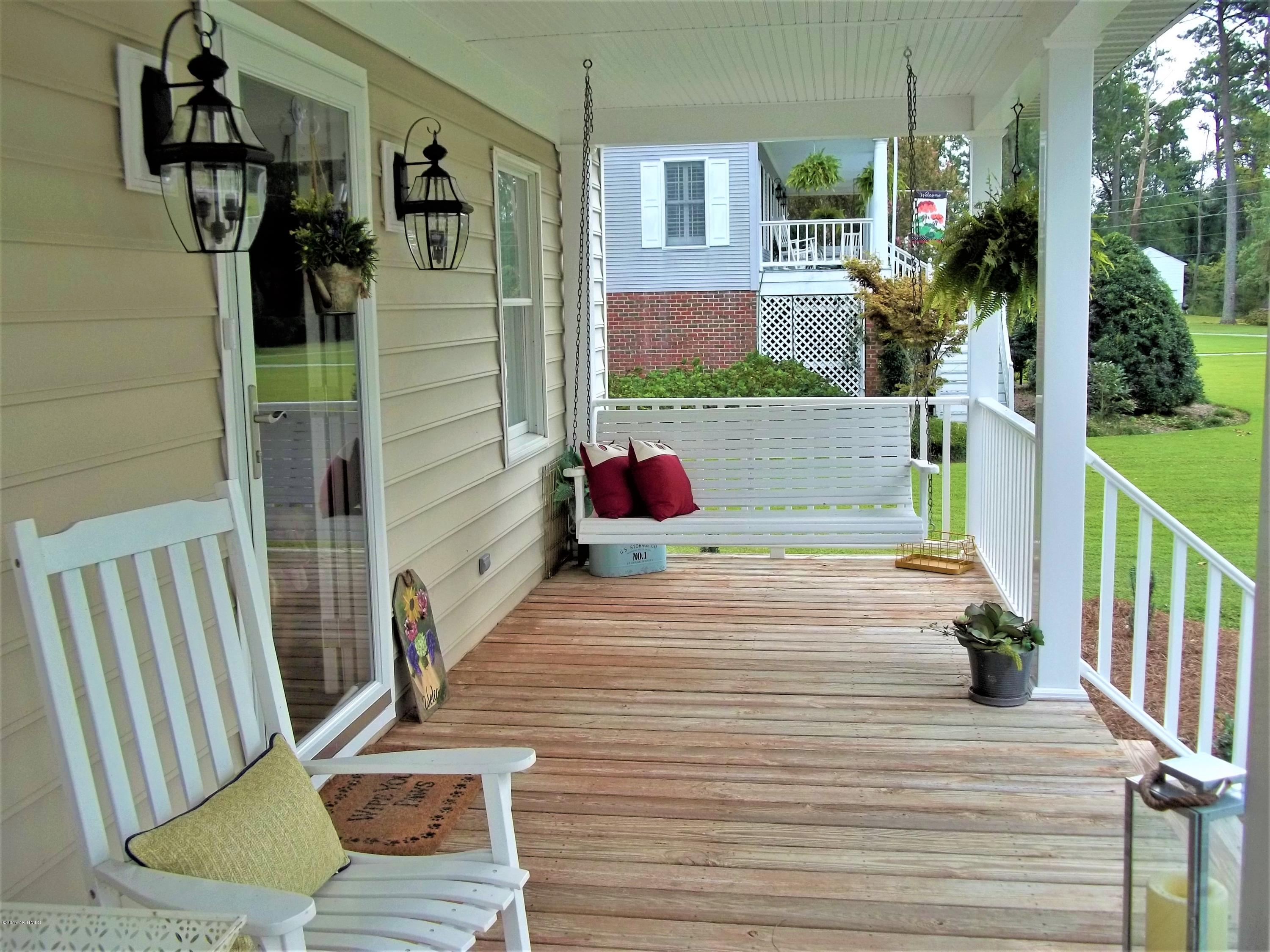 75 River Acres Road Washington, NC 27889 - Photo 4 of 39 Great Front Porch