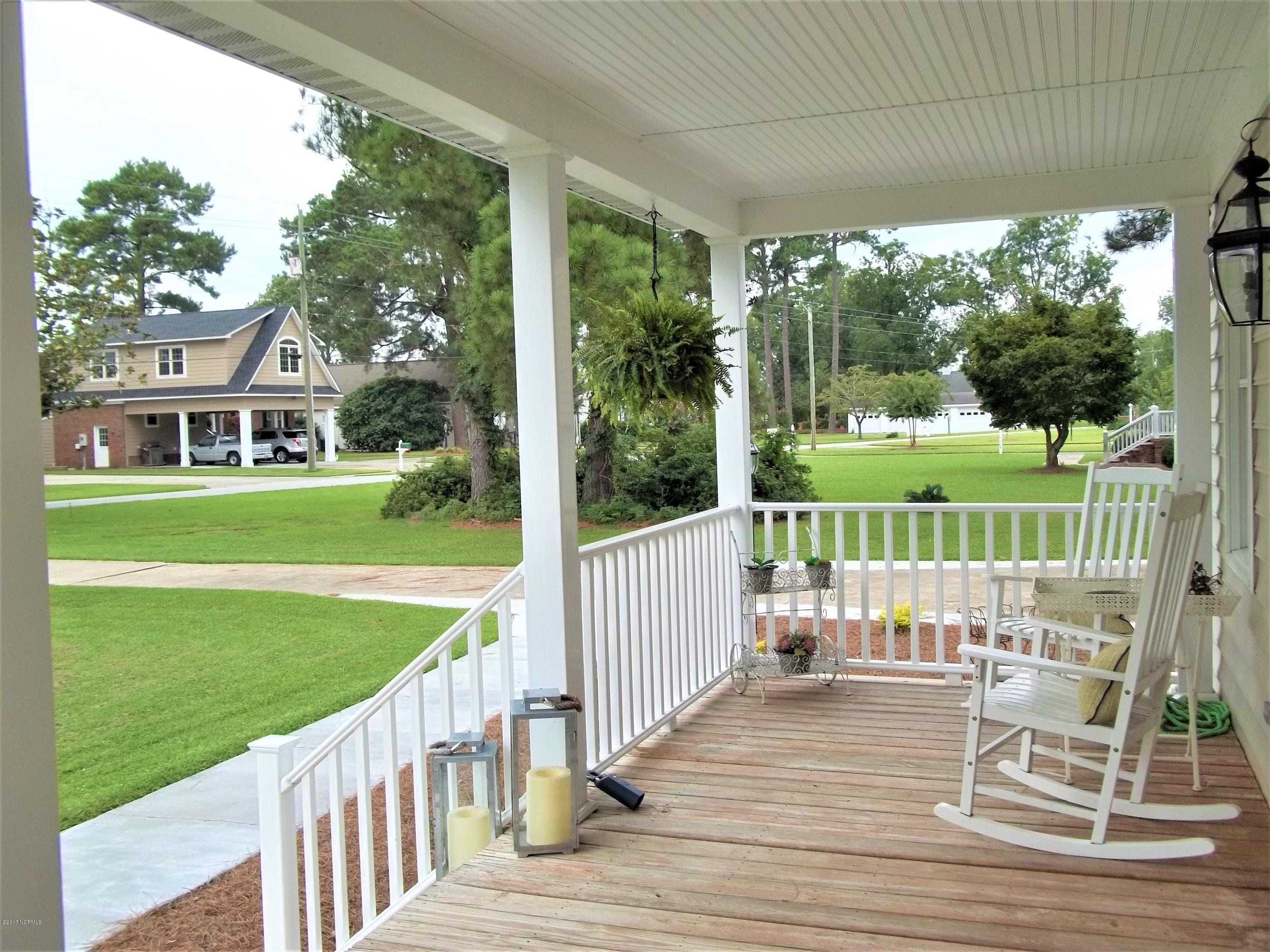 75 River Acres Road Washington, NC 27889 - Photo 5 of 39 Porch