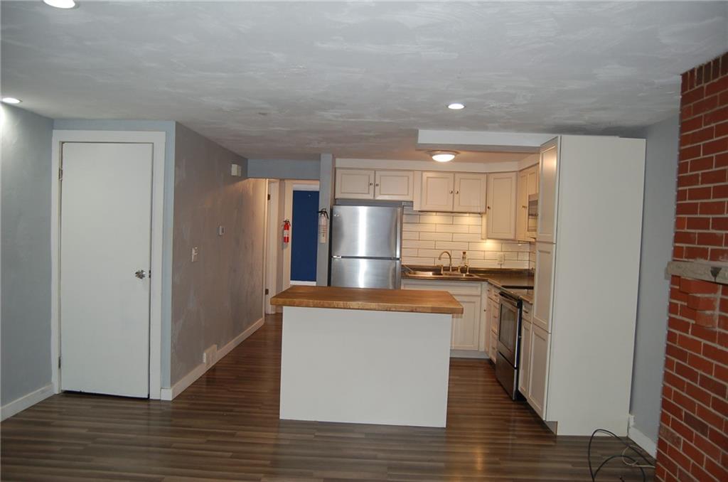 1416 Rutherford Avenue Pittsburgh, PA 15216 - Photo 3 of 17 Gallery Image 3