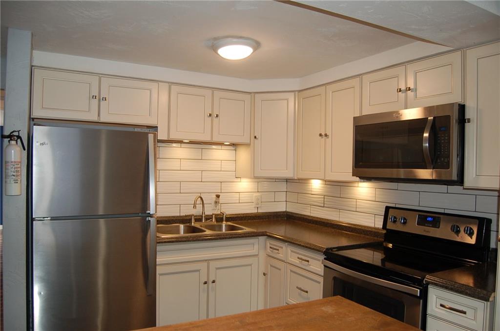 1416 Rutherford Avenue Pittsburgh, PA 15216 - Photo 5 of 17 Gallery Image 5