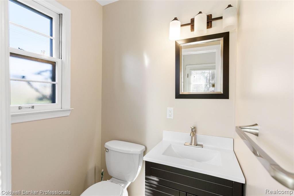 6650 Inkster Road West Bloomfield, MI 48322 - Photo 29 of 38