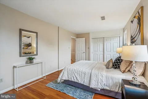 $899,999 | 24 South Abingdon Street, Arlington, VA 22204