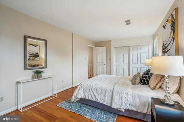 $899,999 | 24 South Abingdon Street, Arlington, VA 22204