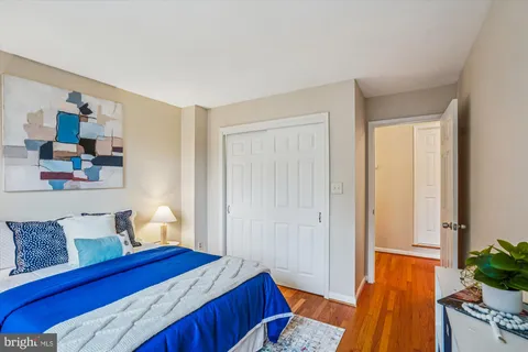 $899,999 | 24 South Abingdon Street, Arlington, VA 22204